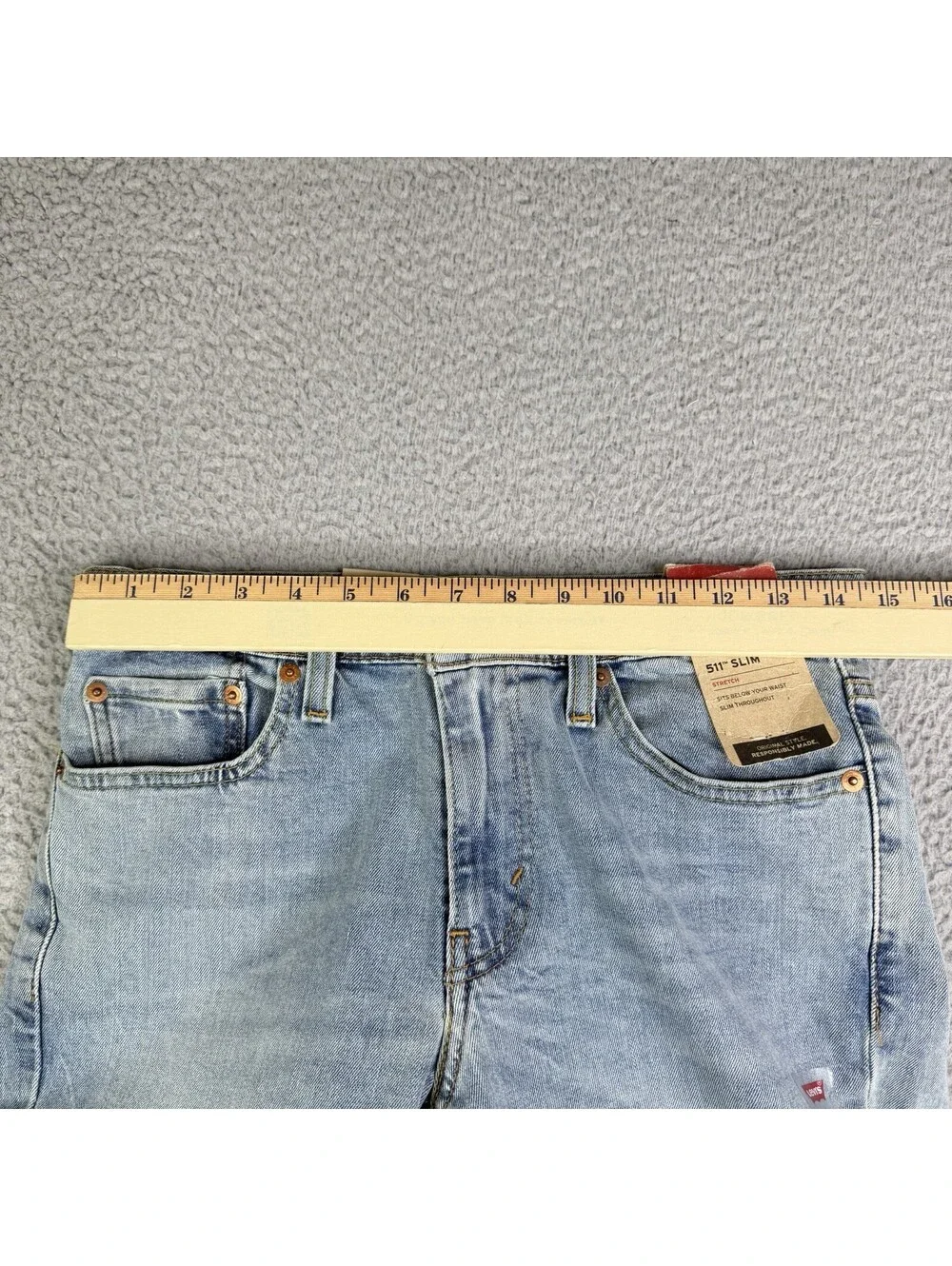 Levis nwt excellent